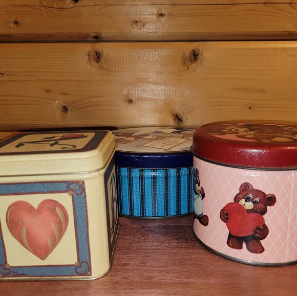 Vintage Teddy Bear Tins Lot: Happiness is Homemade Candy Tin & Hearts, Cat Tin - Picture 6 of 9